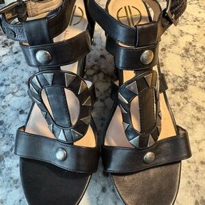 House of Harlow 1960 Black Studded Leather T-Strap Sandals